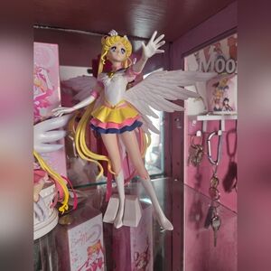 Eternal Sailor Moon Figure With Wings